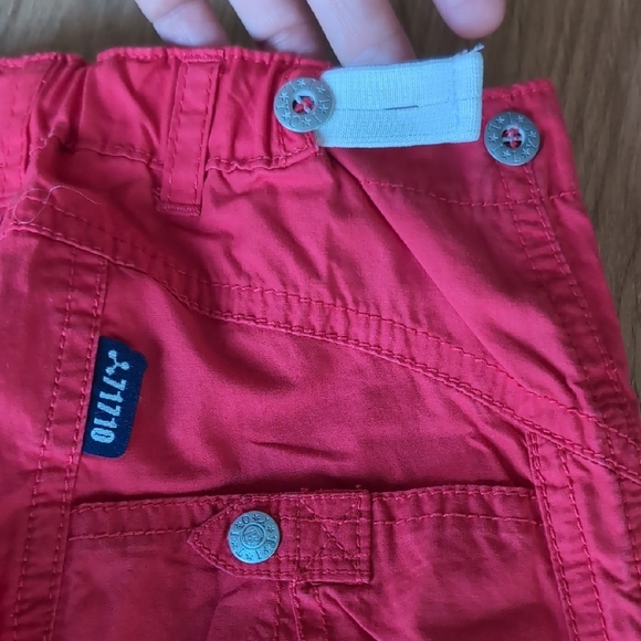 Oilily Red and Blue Shorts with Cargo Style and Comfortable Fit - Picture 5 of 9